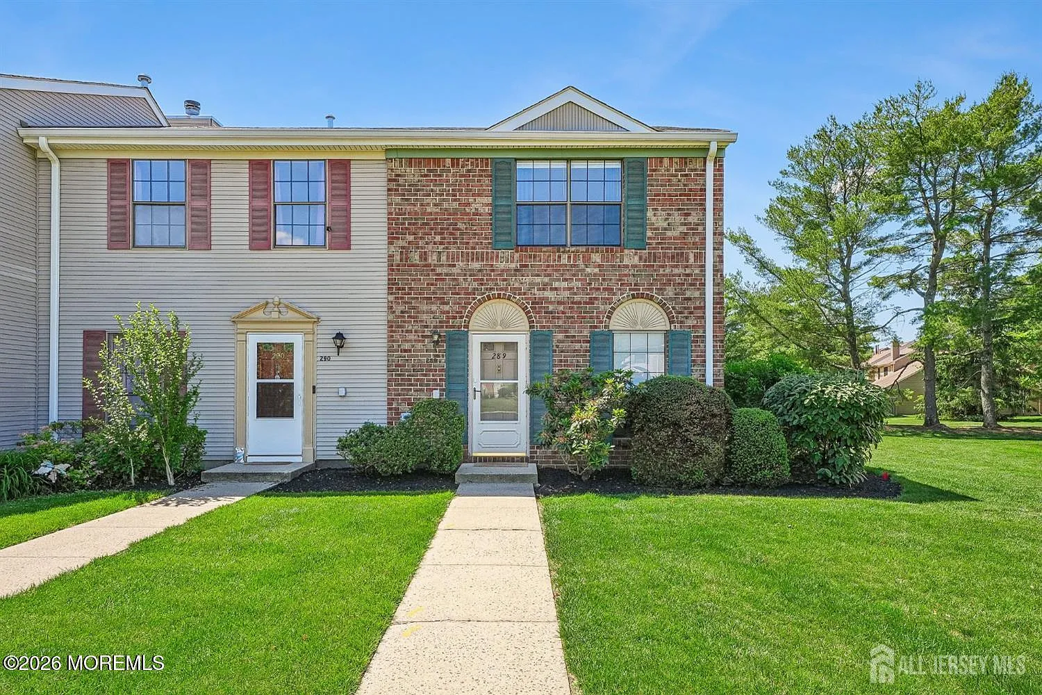 2 bed, 2.5 bath, 1206 sqft, $2,700 — Photo 1