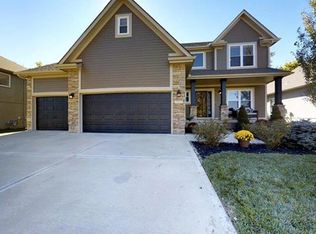 2901 SE Jennifer Dr, Lees Summit, MO 64063