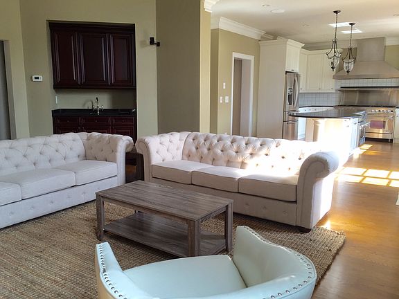 5th image of 31 Pickett Pl