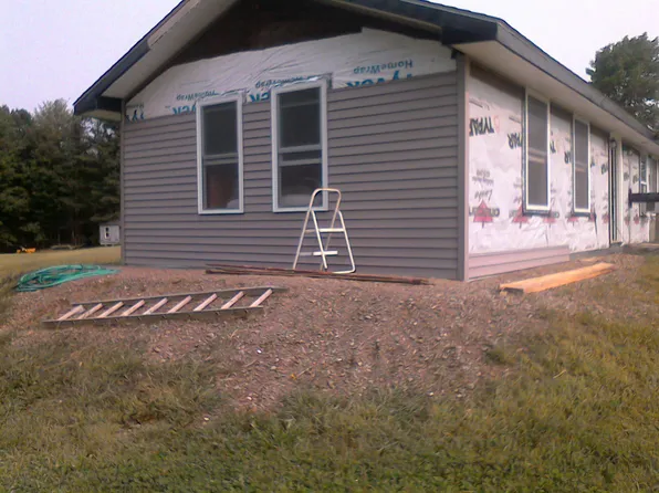 70 Goodwin Ln, Levant, ME 04456