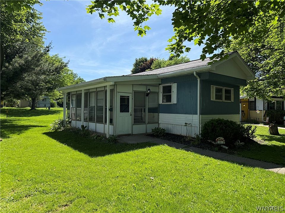 1st image of 19 Lakewood Vlg