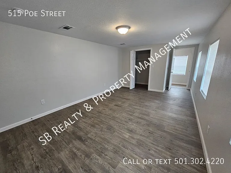 515 Poe St — Photo 9