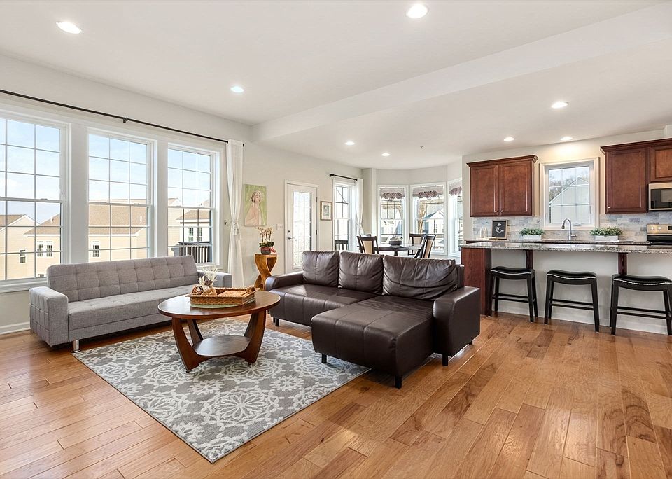 43 Primrose Cir 43, Hopkinton, MA 01748 Zillow