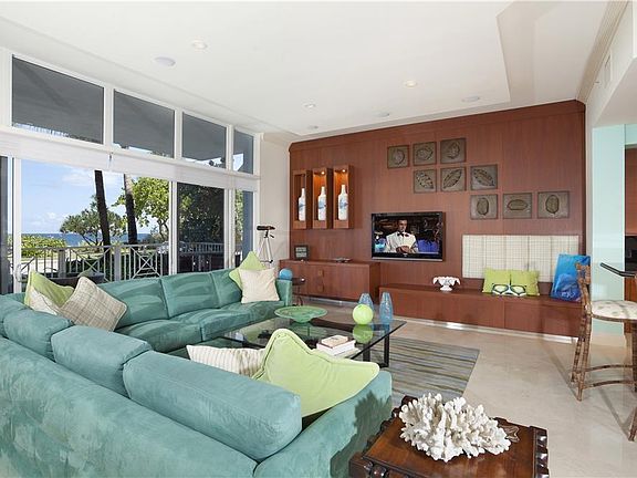 2nd image of 701 SE 21st Avenue #108