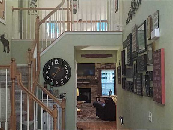 5th image of 468 Waverly Pl