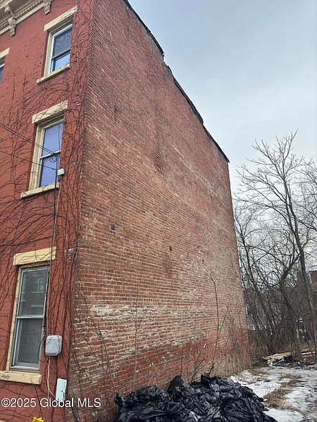 3rd image of 44 Alexander Street