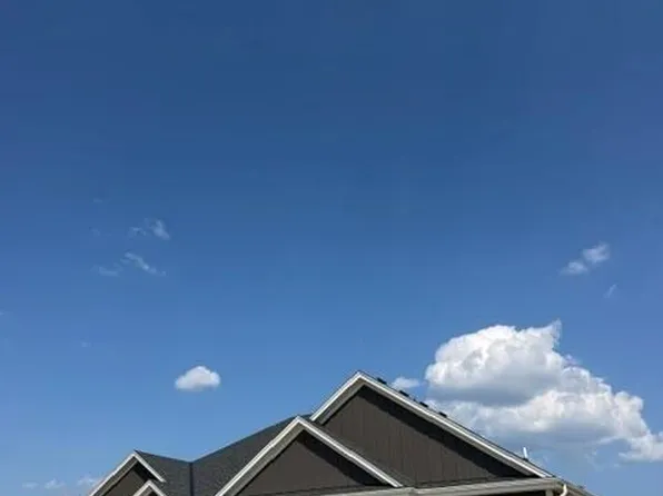 9800 N Migratory COURT, Mequon, WI 53097