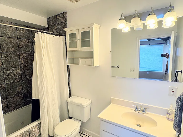 69 Florida Ave NW #1 — Photo 19