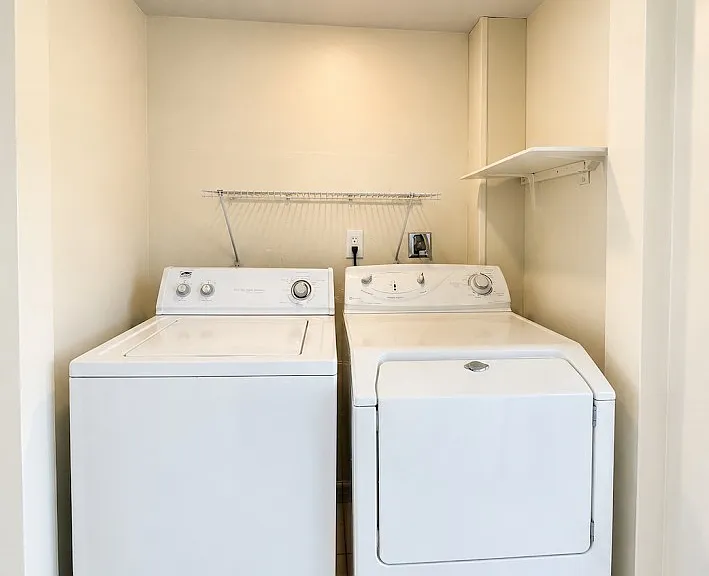 4133 SW 7th Pl — Photo 8
