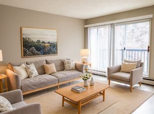 528 15th Ave SW #505913, Calgary, AB T2R0R2