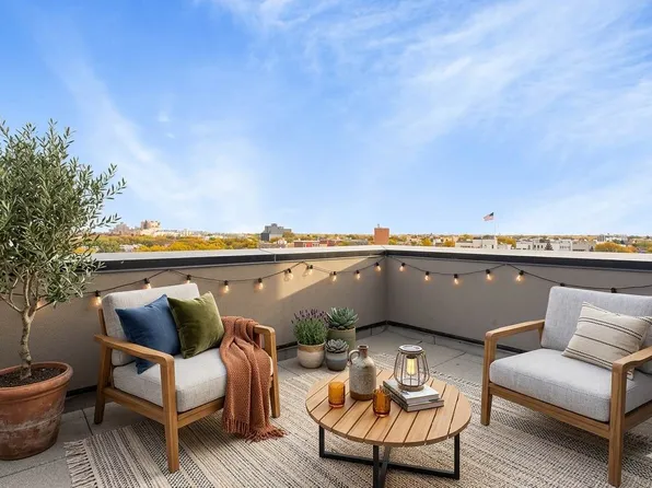 102 East 53rd Street image 1 of 14
