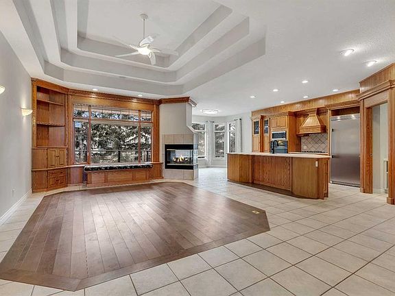 3rd image of 52 N Sandstone Ridge Cres