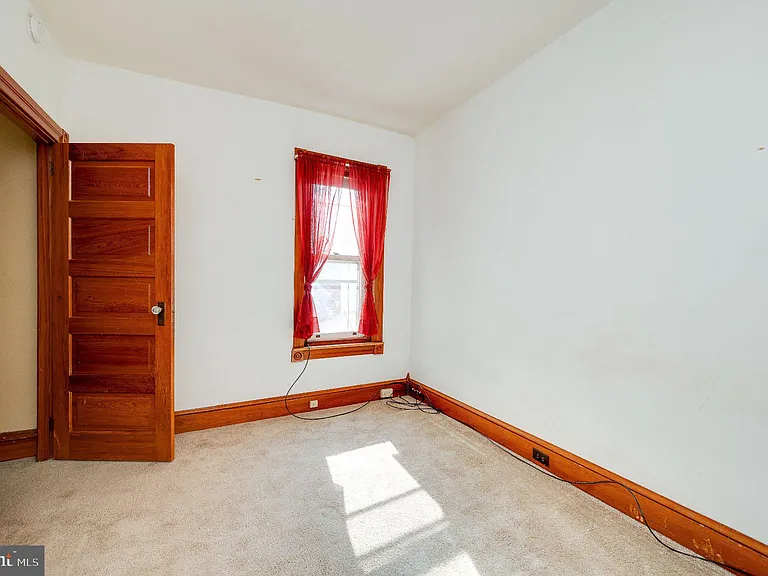 126 E Washington St — Photo 16