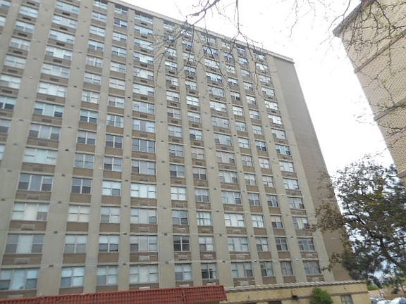 3rd image of 4300 W Ford City Dr APT 1101