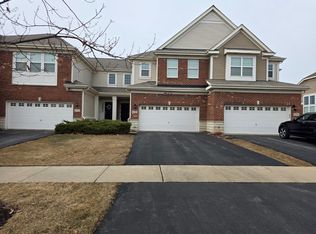 2755 Blakely Ln, Naperville, IL 60540