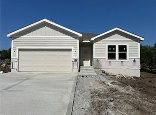 1203 Matthes Ln, Pleasant Hill, MO 64080