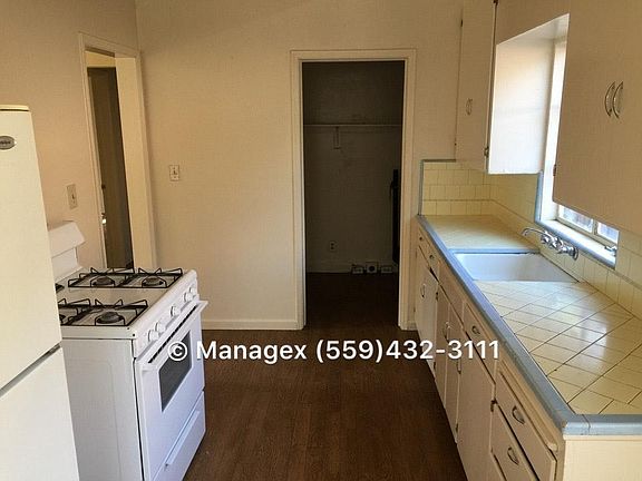 5th image of 3227 E Washington Ave