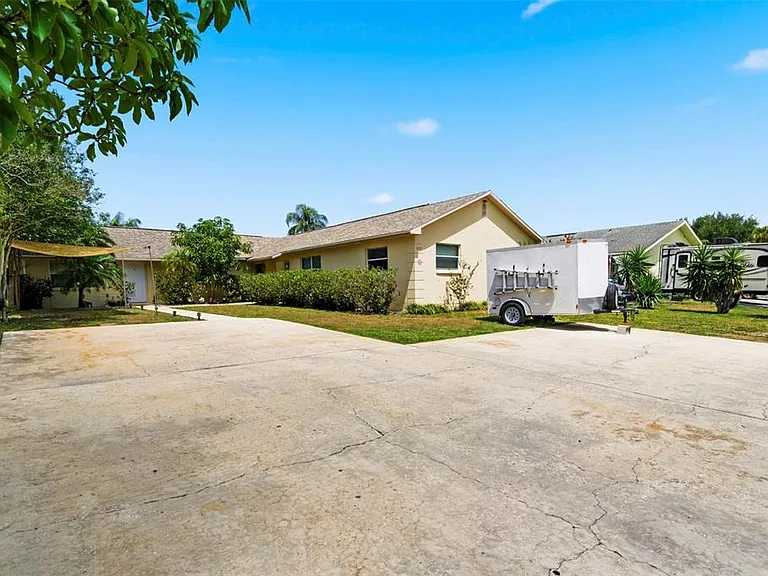 3052 Park Ln #B — Photo 2