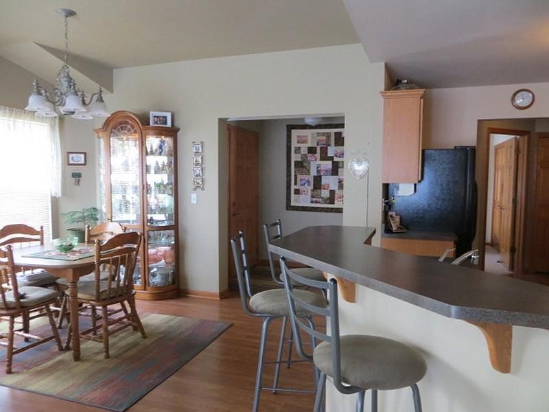 1st image of 616 Ravenwood Ct