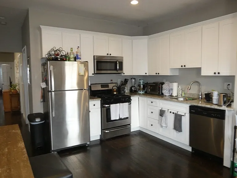 37 Condor St #3 — Photo 1