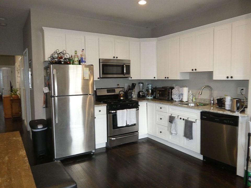 1st image of 37 Condor St #3