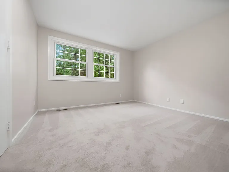 330 3rd St NW — Photo 10