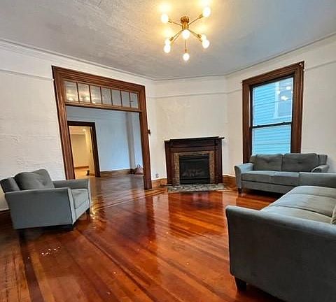 4th image of 68 Caroline St APT 2