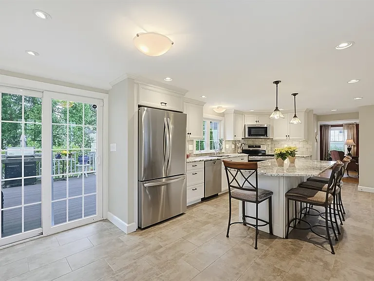 11 Hatfield Rd — Photo 8