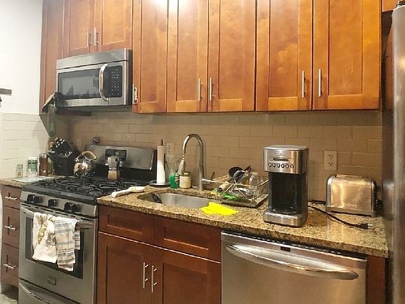 3rd image of 2367 36th St #2