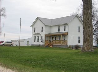 8121 E Gresham Rd, Dunkerton, IA 50626