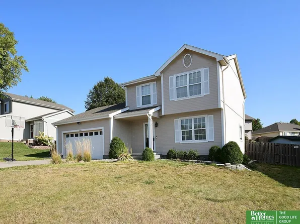 209 Hilton Head Dr, Papillion, NE 68133