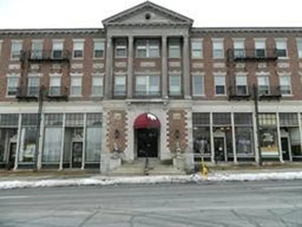 N Main St — Photo 23