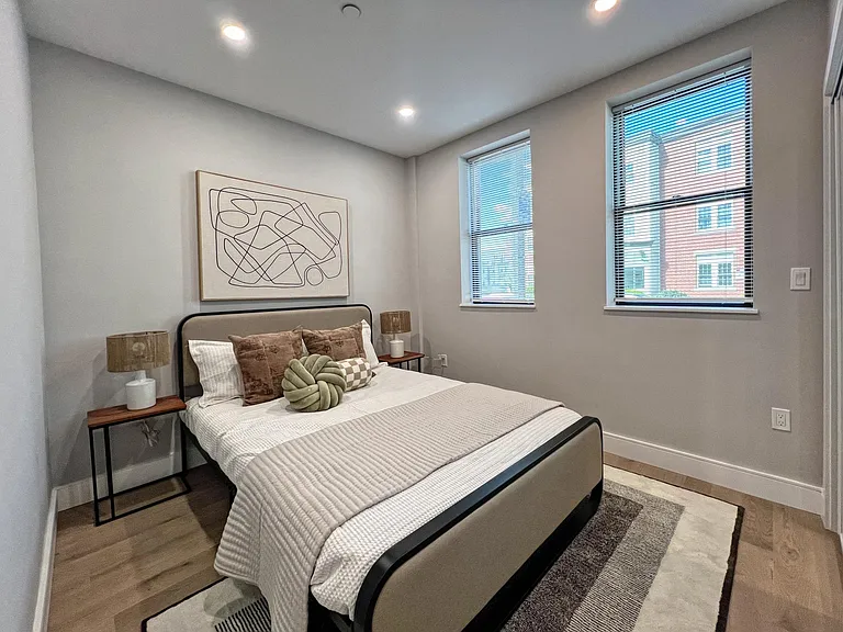 169 Maverick St #1 — Photo 6