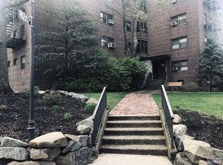 3040 Edwin Ave APT 5J, Fort Lee, NJ 07024