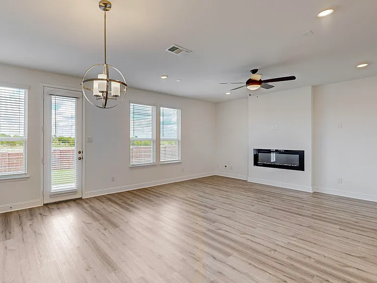 353 Princewood Dr — Photo 23
