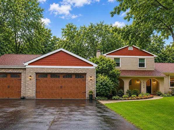 16745 W Applewood Ct, Gurnee, IL 60031