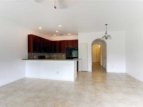 5th image of 10351 Park Commons Dr