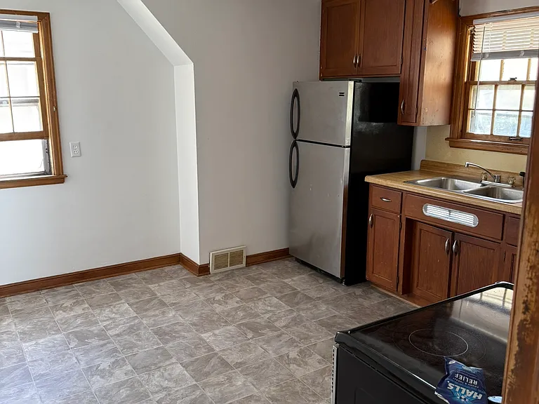 994 Oakdale Ave — Photo 11