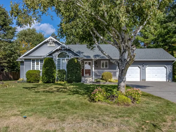 29 Mary Jane Rd, Tiny, ON L0L 2T0