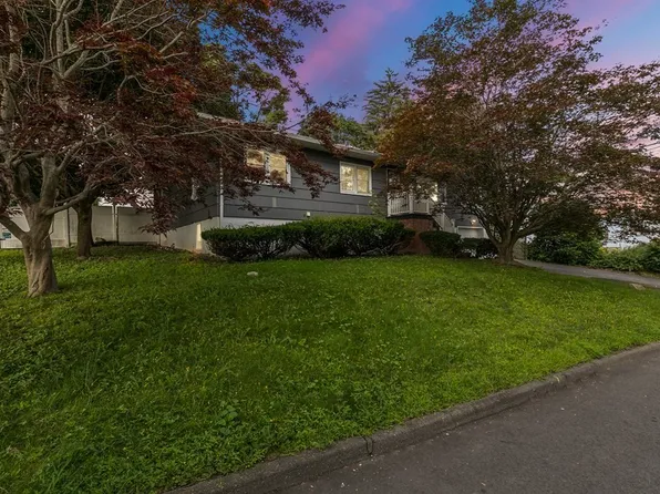 24 N Boylston St, Lawrence, MA 01841