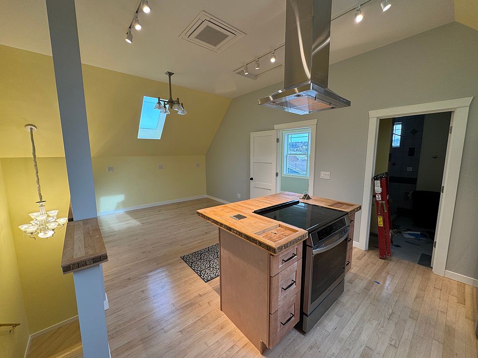 living room/kitchen island