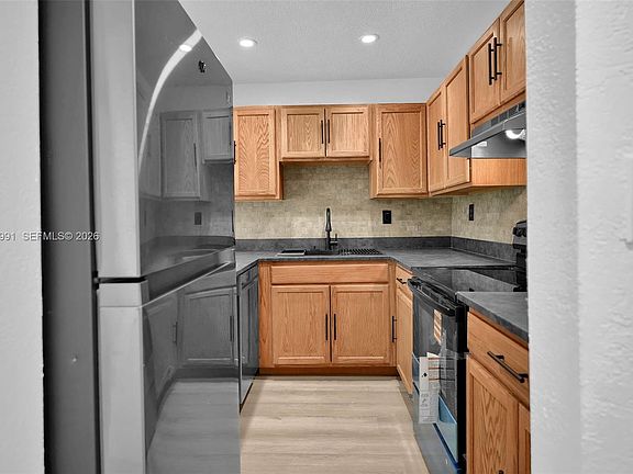 4th image of 9301 SW 92nd Ave APT A302