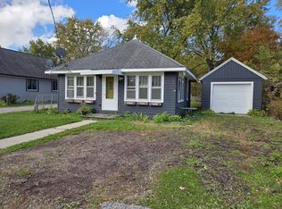 1459 Shoreland Ln, Hubertus, WI 53033