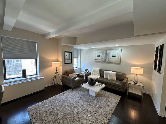5th image of 150 W 51st St APT 815
