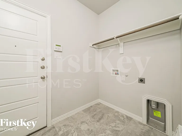 705 Bluebird Way — Photo 13