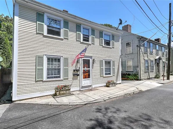 34 Central St, Bristol, RI 02809