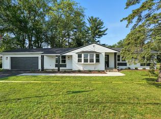 56 Bullseye Lake Rd, Valparaiso, IN 46383
