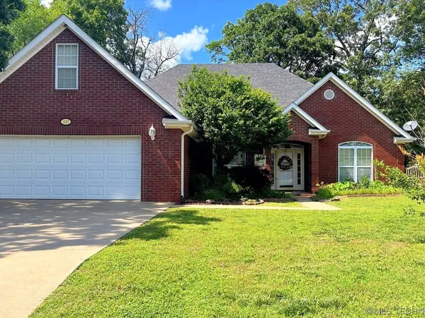 1207 W Red Oak St, Stilwell, OK 74960