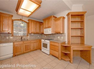 204 Marta St, College Station, TX 77845