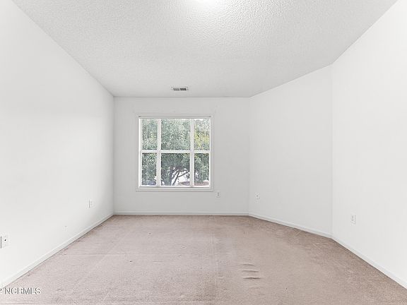 3rd image of 4164 Breezewood Dr APT 204
